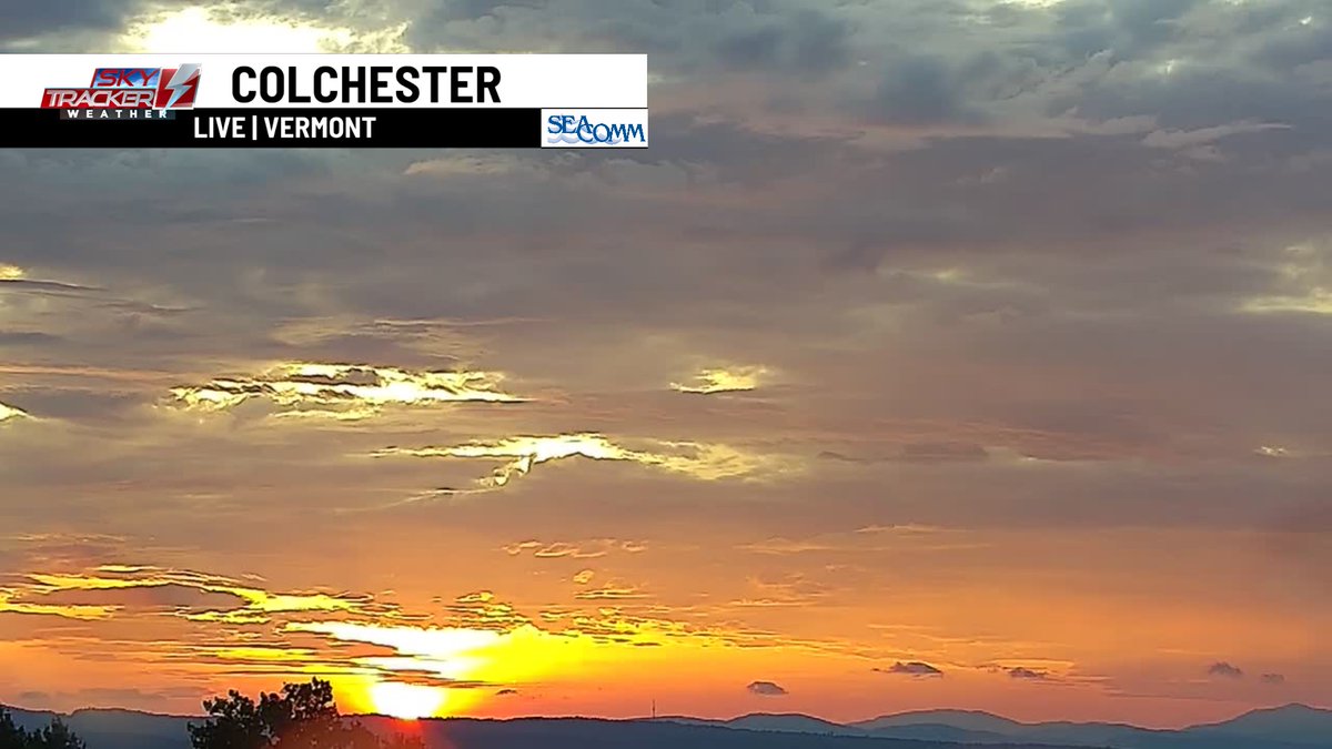 WasilenkoAlex's tweet photo. HOUSE OF THE RISING SUN 🌅🔥 It just LOOKS hot and humid this morning, let alone the feels of it all. Also, that little bit of "red sky in morning" will have us monitoring the threat for severe thunderstorm warnings this afternoon.

More details on #ABC22 !
@WVNYWFFF https://t.co/SgopoqksI8