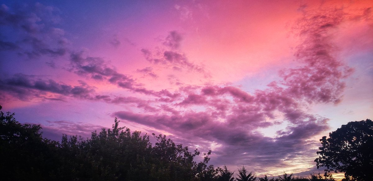 Sunrise looking like a stained glass
<a href="/DiscoverLINY/">Discover Long Island</a> <a href="/longislandpatch/">Long Island Patch</a> <a href="/News12Weather/">News 12 Weather</a> <a href="/GarofaloWX/">Meredith Garofalo</a> <a href="/LorinOnTV/">Lorin Richardson</a> <a href="/SamanthaAugeri/">Samantha Augeri</a> <a href="/AddisonGreenWX/">Addison Green</a> <a href="/StormHour/">#StormHour</a> <a href="/ThePhotoHour/">#ThePhotoHour</a> <a href="/longisland/">Long Island</a> <a href="/hoffmanrich/">RichHoffmanWeather</a> #N12stormwatchers <a href="/WeatherGeoff/">Geoff Bansen, CBM</a>