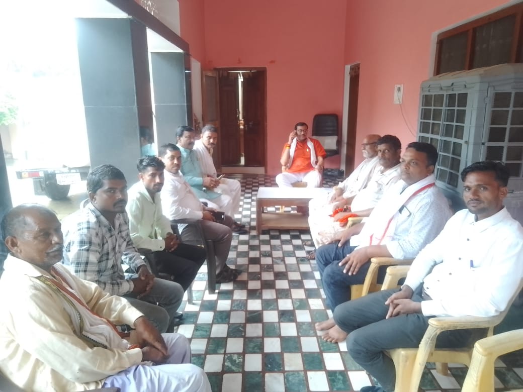 जनता दर्शन जनप्रिय व लोकप्रिय राजनेता माननीय निoसांसद, पूर्व कैबिनेट मंत्री आर के सिंह पटेल कर्वी #चित्रकूट स्थित अपने कैंप कार्यालय पर सम्मानित क्षेत्रवासियों ,भाजपा पदाधिकारियों एवं देवतुल्य कार्यकर्ताओं से शिष्टाचार भेंट की <a href="/RKSINGHPATEL4/">RK SINGH PATEL (Modi Ka Parivar)</a>