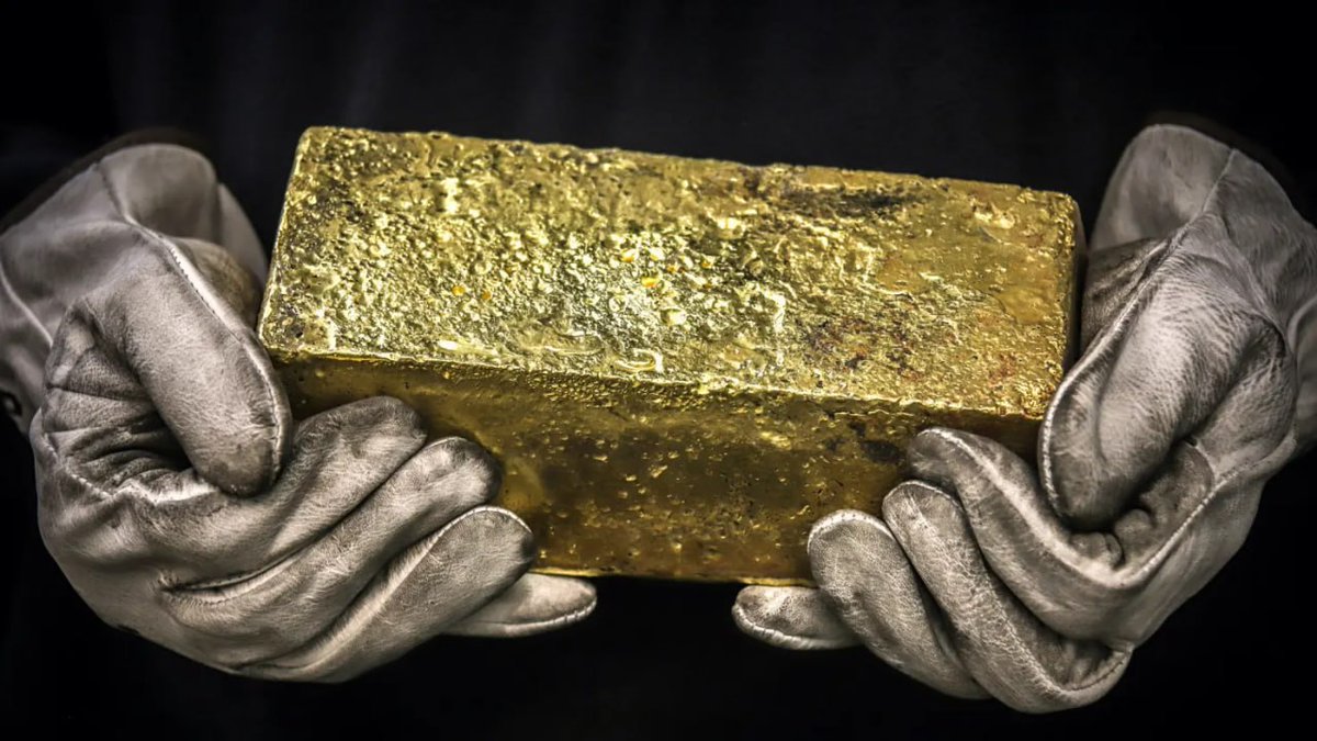 fikrybtc's tweet photo. GOLD PRICES SLIP AS DOLLAR FIRMS, TRUMP EASES POWELL UNCERTAINTY

Gold prices dipped on Thursday, pressured by a firmer dollar and easing market tensions after U.S. President Donald Trump said it was “highly unlikely” he would dismiss Federal Reserve Chair Jerome Powell. https://t.co/bAArsebZVw