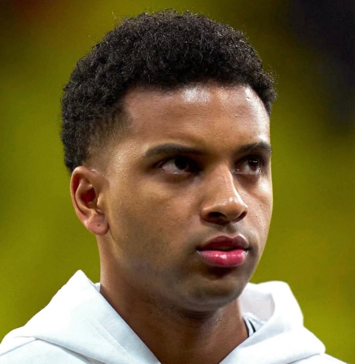 🚨 ريال مدريد لا يعتزم التفريط في رودريغو، إلا في حال وصول عرض يقترب من 100 مليون يورو [روبن مارتن - AS 🇪🇸]