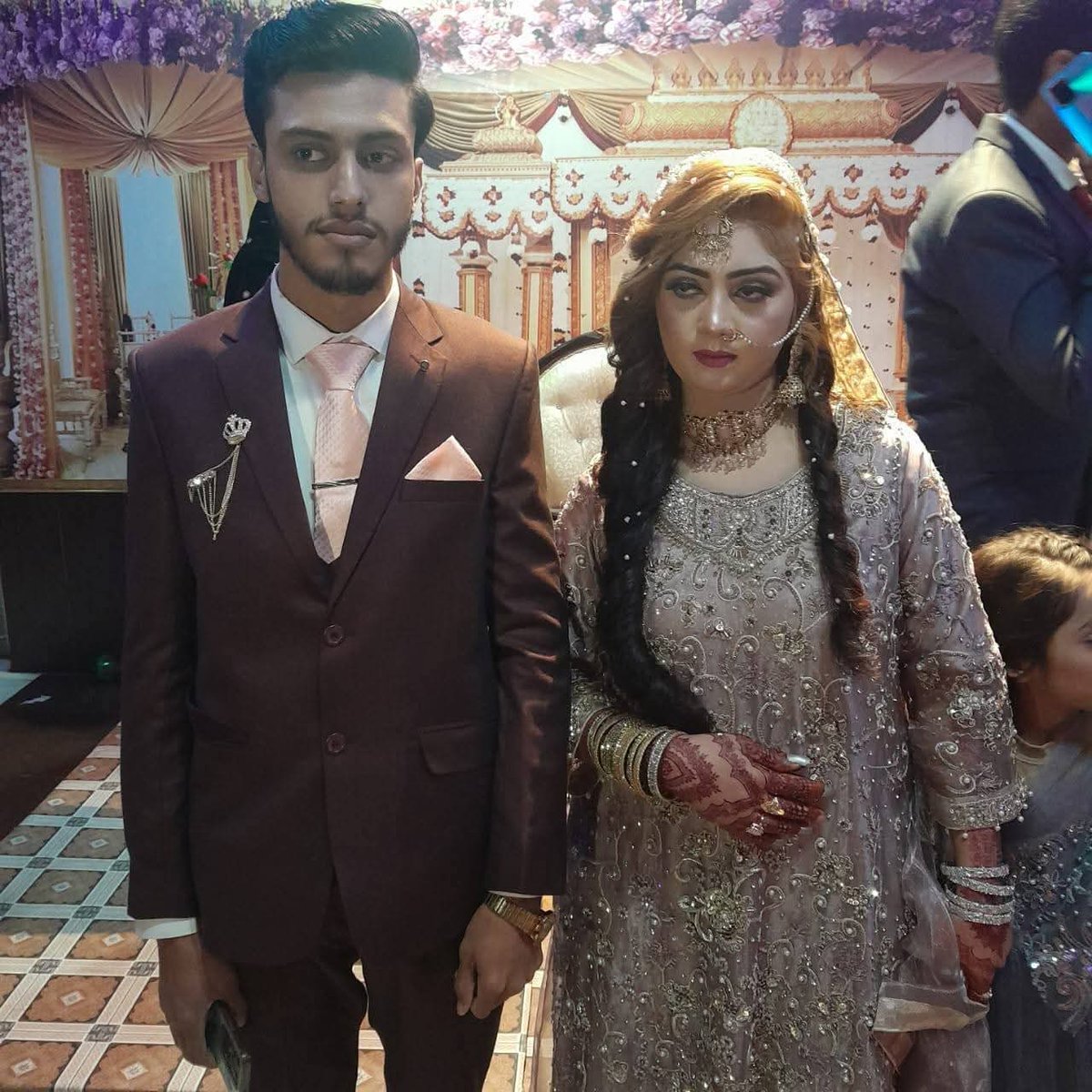 اس بچی کے ساتھ سسرالیوں نے بہت زیادہ ظلم کر کے قتل کر دیا ، پلیز آپ سب اس کیلئے آواز اٹھائیں تاکہ مجرموں کو کڑی سے کڑی سزا مل سکے ۔ 
<a href="/FarooquiJameel/">Jameel Farooqui</a> <a href="/rizwanghilzai/">Rizwan Ghilzai (Remembering Arshad Sharif)</a> <a href="/SdqJaan/">Siddique Jan</a> <a href="/tariqmateen/">Tariq Mateen</a> <a href="/SabeeKazmi786/">Sabee Kazmi</a> <a href="/ARYSabirShakir/">Sabir Shakir</a> <a href="/ImranRiazKhan/">Imran Riaz Khan</a> <a href="/ImJunaidSaleem/">Junaid Saleem</a> 

#JusticeForIqra