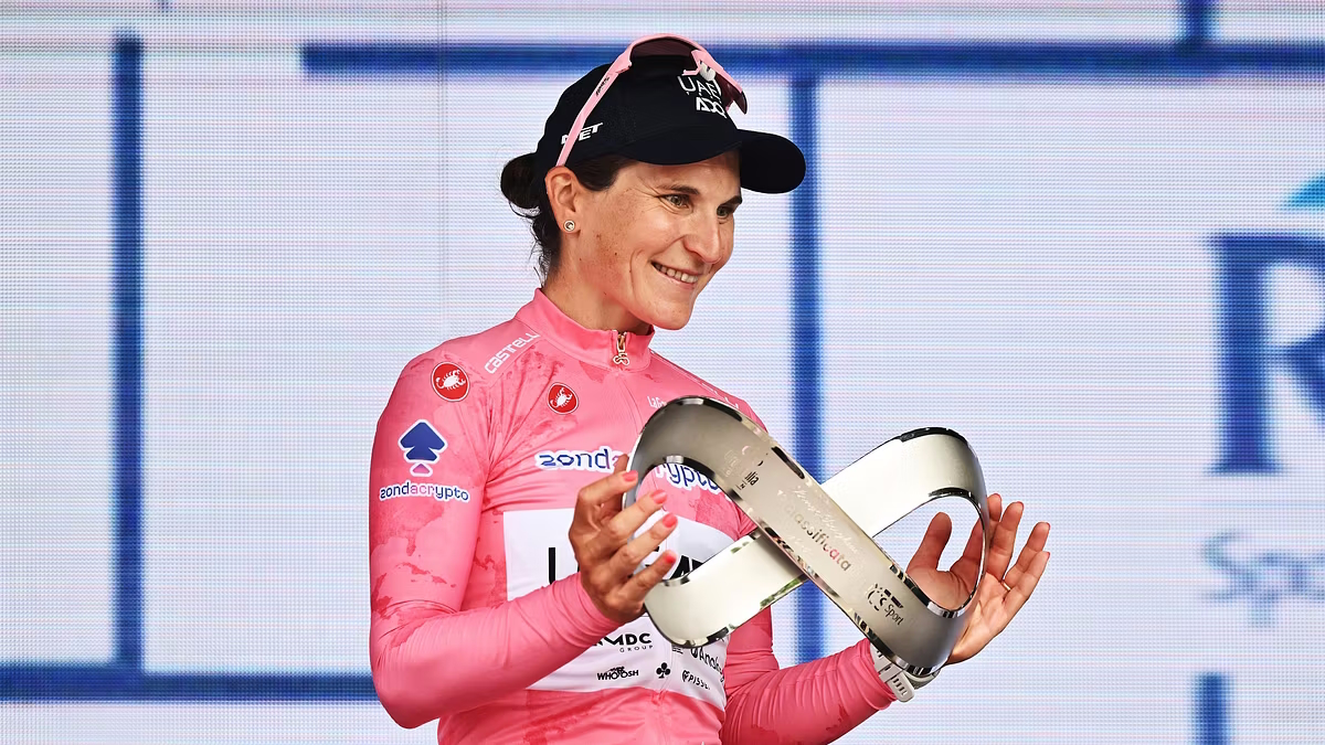 🇮🇹🚴🏻‍♀️ Grande Elisa Longo Borghini! Per il secondo anno consecutivo hai conquistato il Giro d’Italia Women, portando l’Italia sul tetto del ciclismo mondiale!  
La tua tenacia, il tuo talento e lo spirito di squadra sono un orgoglio per tutti noi.