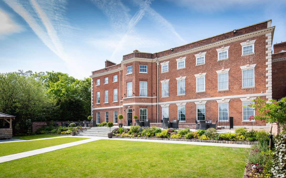 ChesterBID's tweet image. Tucked away into the heart of Chester Old Palace is where history meets modern luxury.
Read more on the UK’s leading operator of exclusive-use wedding and event venues and Old Palace Chester here 👉 chesterbid.co.uk/news/artemis-s…
#chester #cheshire #weddingvenue #venue