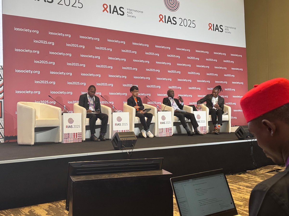 compass_africa's tweet image. David from is describing how the CLM has built a relationship with the government, and now government stakeholders see the value add of CLM to service delivery and policy. For example, governments have a hard time collecting data on KPs, but CLM is able to provide this.
#COMPASS