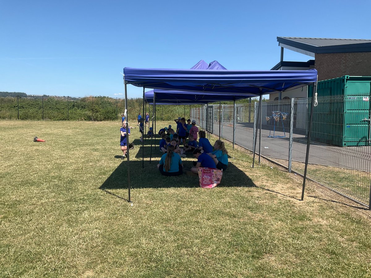 HVA_elmclass's tweet image. The whole school have been enjoying the new shady equipment that @HVAPTFA have purchased for us. Just in time for the sunshine!