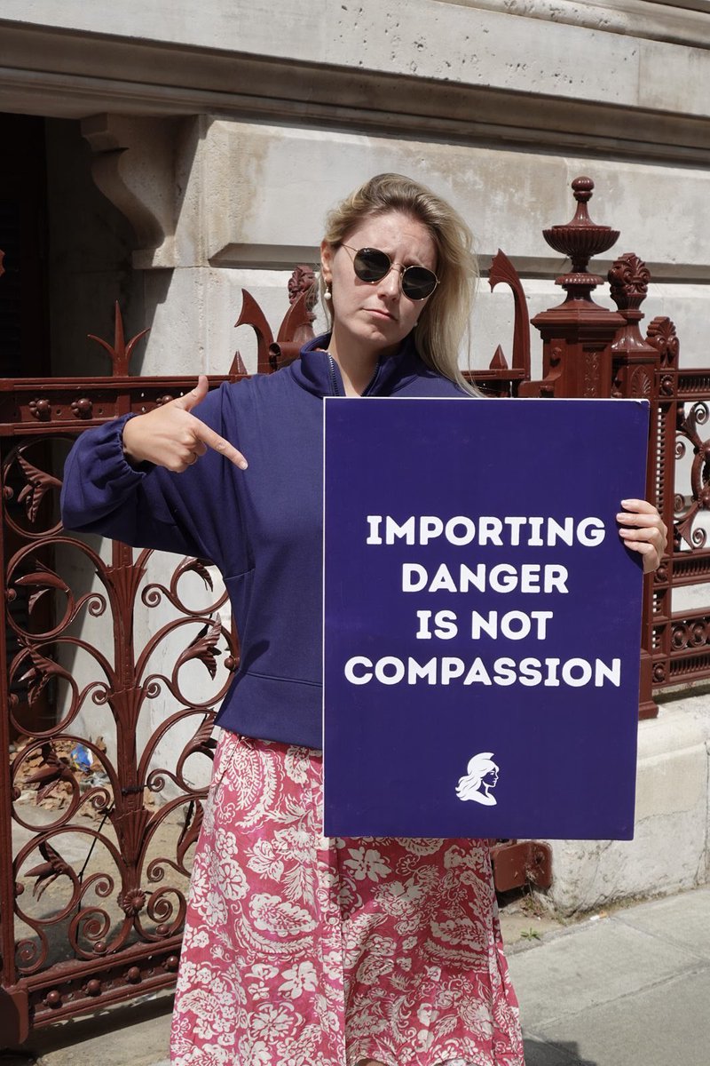 LucyJayneWhite1's tweet image. Our message at @WomenSafety_UK to the UK politicians and civil servants who decided it would be wise to bring 24,000 Afghans (+ dependants) to the UK👇🏻