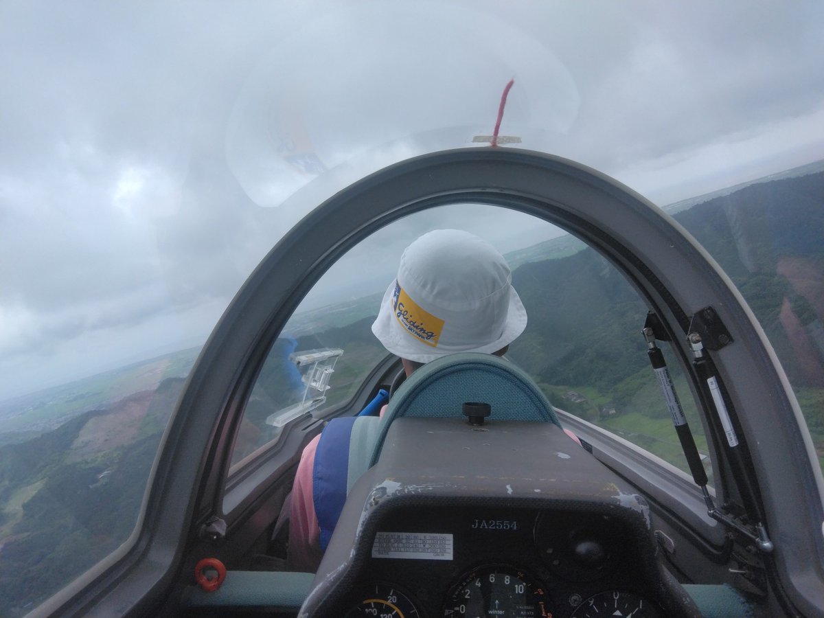 公益社団法人宮城県航空協会 SAM(Sky Association of Miyagi) (@gliderkakuda) on Twitter photo 会員各位
7月19~21日の3連休もフライト実施です。慶応高校航空部の皆さんが合宿に来ます。19日は宮城県スポーツ協会体験飛行を開催します。8:45集合です。20日は10:00から子供グライダー教室を開催。21日は、通常のクラブフライト。協力をお願します。暑くなりそう。熱中症対策をしっかり! 会員各位
7月19~21日の3連休もフライト実施です。慶応高校航空部の皆さんが合宿に来ます。19日は宮城県スポーツ協会体験飛行を開催します。8:45集合です。20日は10:00から子供グライダー教室を開催。21日は、通常のクラブフライト。協力をお願します。暑くなりそう。熱中症対策をしっかり!
