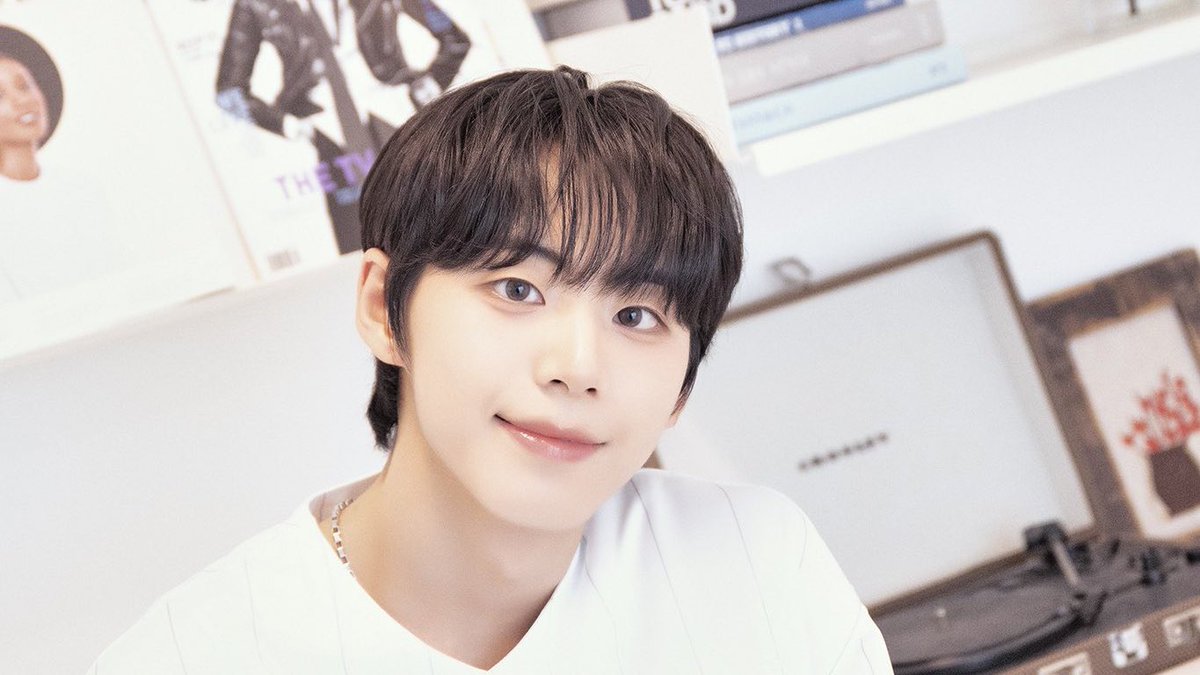 ensaymadai's tweet photo. 𝐓𝐡𝐚𝐭 𝐊𝐢𝐧𝐝 𝐨𝐟 𝐖𝐚𝐫𝐦𝐭𝐡

a #seojay au where

Renz (jlg) and Jonathan (sjw) grow close through shared moments, late-night talks, and quiet comfort—until unspoken feelings, shifting dynamics, and blurred lines start to change everything between them. https://t.co/udPcMtSwxr