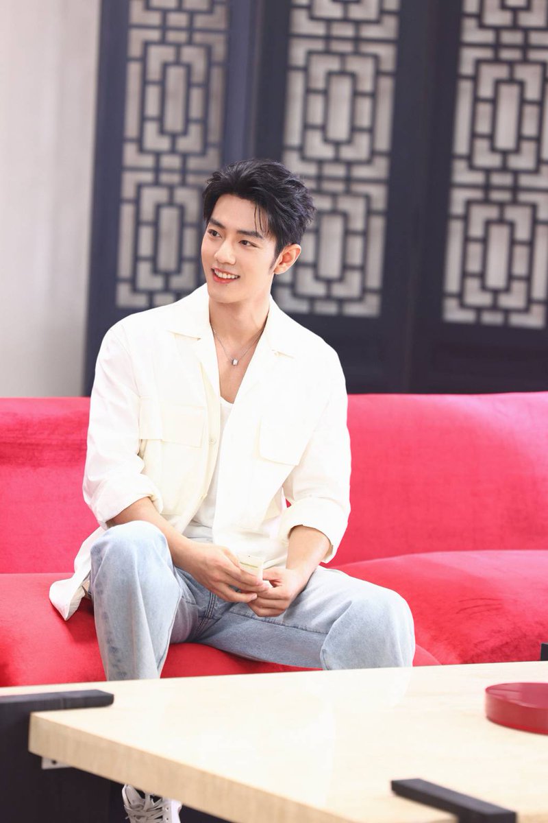jirarat_n2's tweet photo. โอ๊ย!พี่แพ้รอยยิ้มพี่จ้าน😘🤤
คืนนี้ เวลา 19:30 น. พบกับ @Yuesai YUESAI โฆษกแบรนด์ระดับโลก (ซีรีส์ครีมกันแดด) ที่ "Pioneer Laboratory" ของ Yuesai เพื่อชมประสิทธิภาพของ "White Jade Sunscreen" #肖战โฆษกแบรนด์ระดับโลก #Yuesai
#Xiaozhanyuesai https://t.co/Fd0SaCDPoR