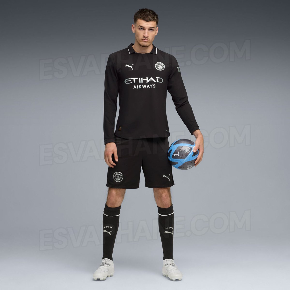 City_Xtra's tweet image. BREAKING: The first official photo of the 2025/26 #ManCity away kit.

📸 @esvaphane