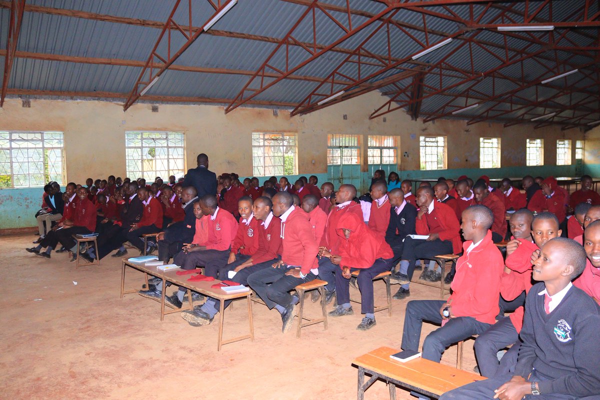 _Harrison_NM's tweet photo. Today, as KUCSA Chair, I joined Limuru Scholars at Gichuri Boys for a mentorship session.

We talked about discipline, drugs, academics, peer pressure &amp; talent—what truly makes a quality student.

The future is bright! 🌟

#KUCSA 
#YouthMentorship #KiambuYouth https://t.co/GjvYBEDzTU