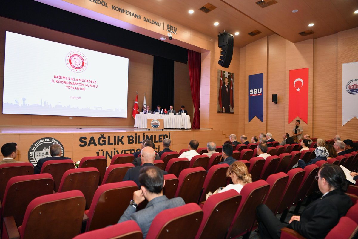 AnkaraValiligi's tweet image. Vali Vasip Şahin, Sağlık Bilimleri Üniversitesi’nde gerçekleştirilen Bağımlılıkla Mücadele İl Koordinasyon Kurulu Toplantısı’na başkanlık etti.
Toplantıda, bağımlılıkla mücadelede sürdürülen çalışmalar ele alındı.