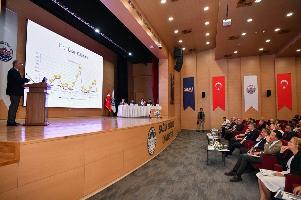 AnkaraValiligi's tweet image. Vali Vasip Şahin, Sağlık Bilimleri Üniversitesi’nde gerçekleştirilen Bağımlılıkla Mücadele İl Koordinasyon Kurulu Toplantısı’na başkanlık etti.
Toplantıda, bağımlılıkla mücadelede sürdürülen çalışmalar ele alındı.