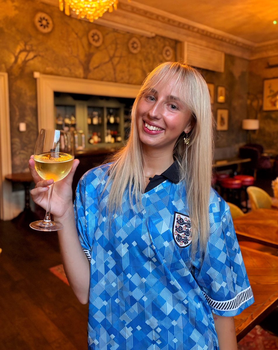 The Lionesses have made it to the quarter final of the EURO’s! 🏴󠁧󠁢󠁥󠁮󠁧󠁿 Come and show your support tonight at 8pm when they take on Sweden for a place in the semis! ⚽️