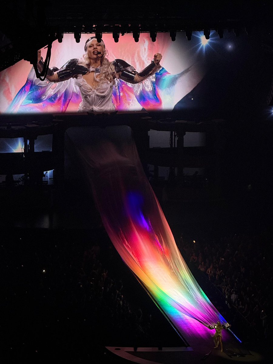 Mister Kris Turnbull (@artdirectionk) on Twitter photo The Lady GaGa #MayhemBallTour looks phenomenal. The Lady GaGa #MayhemBallTour looks phenomenal.