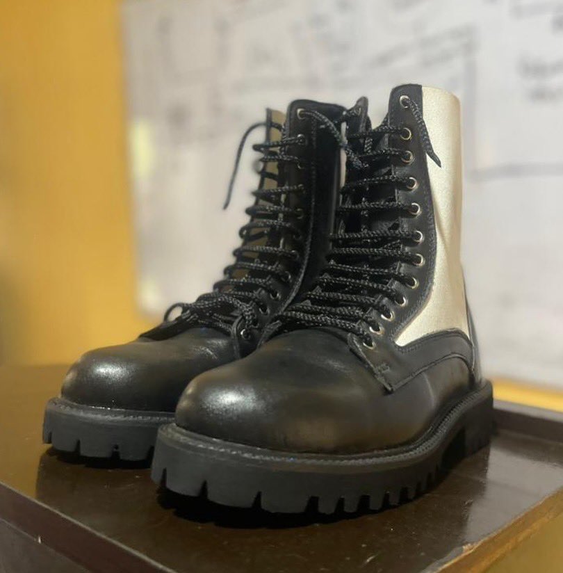 SOnibata's tweet photo. Bàtà Àkíkanjú 
The Brave One’s Boot

For the bold. For the fearless. For those who walk with purpose.
👣 Craft Your Own Footprint with Subomi Onibata

📞 08083400760 or WhatsApp 
Available in preferred size and colors.
Delivery is nationwide. https://t.co/9kfJelUXno