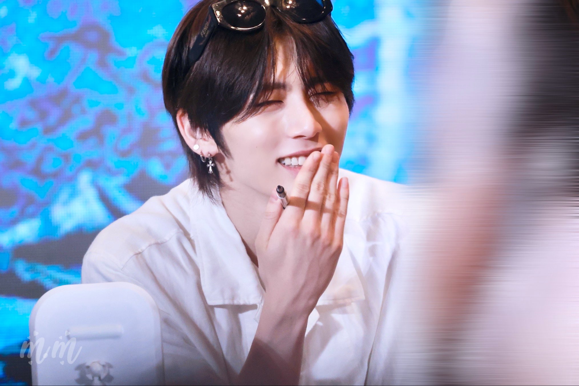 コヤンイサムチョン♥️皆でホテルポーターさん「あァ忙しい」ボタンの表情を見てね❗ コヤンイサムチョン♥️皆でホテルポーターさん「あァ忙しい