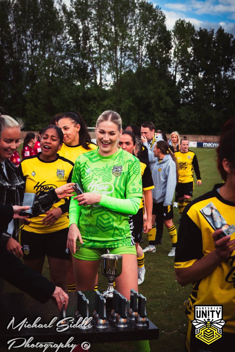 MancunianUnity's tweet image. 🤩Here she is! You had your say and after more than 100 votes Liv Reid was awarded Fans Player of the Season!
🧤A constant presence in the Unity goal with standout performances when it mattered most!