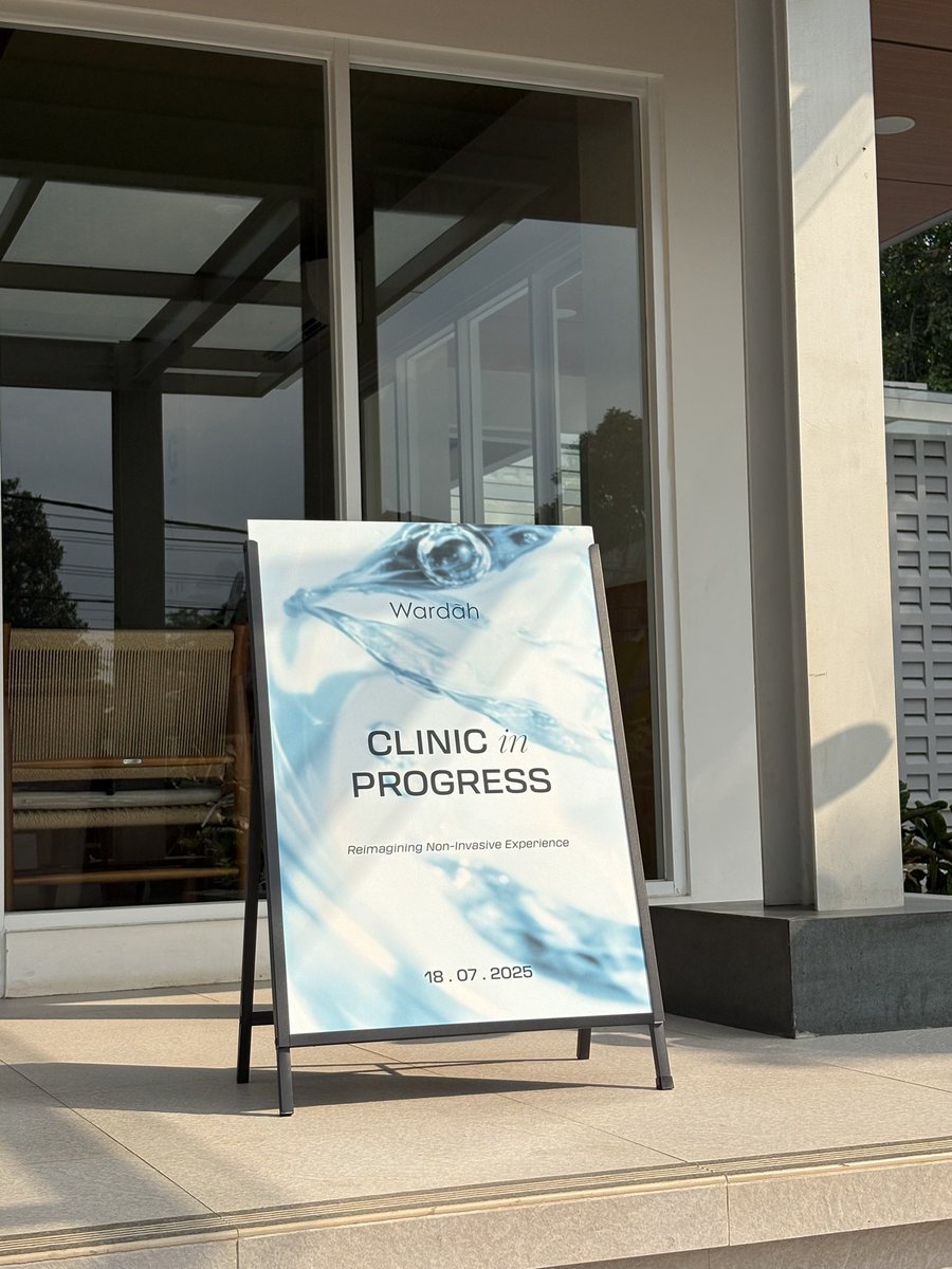 pramuhtialll's tweet image. fyi guys, di kokas bakal ada klinik baru tgl 19 juli nanti, kliniknya kolaborasi lgsg sama dermatologist + pake ai jd bisa treatment tanpa rasa sakit alias non invasive skin clinic
#WardahSkinverseClinic