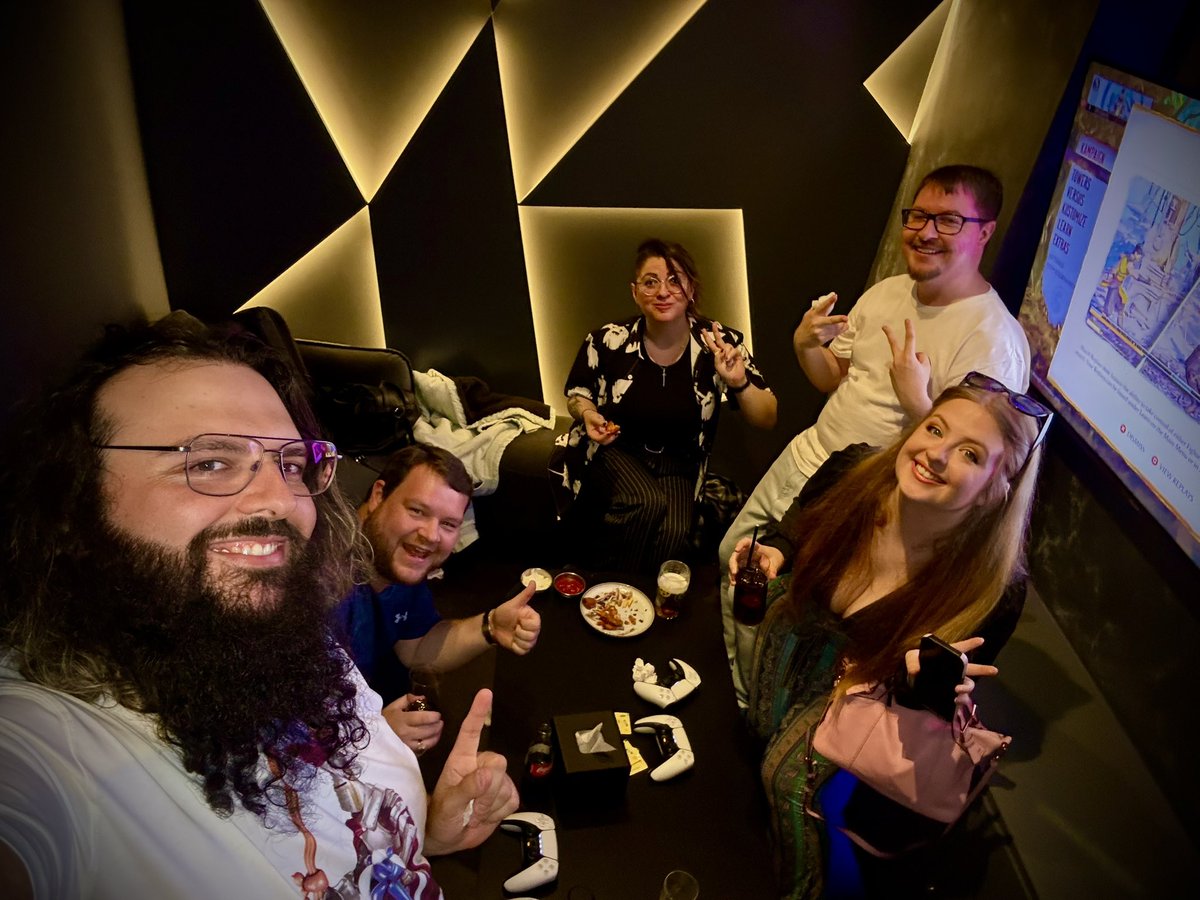 BigLittleUnbox's tweet image. #AD A great night was had @xp_tavern thanks to @sam_s_cooke and @NathanEdmonds for the invite (included some 3DS Shots) 🎉