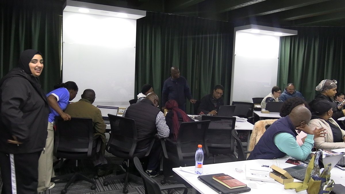 28 Gauteng Department of Education subject advisors. 3 days of hands-on training.

We hosted an intensive Coding &amp; Robotics Workshop to support the rollout of SA’s new curriculum, led by AlgoAtWork, iLeadLAB &amp; our Tinkers Club.

#SurroundYourselfWithSuccess #Coding #Robotics