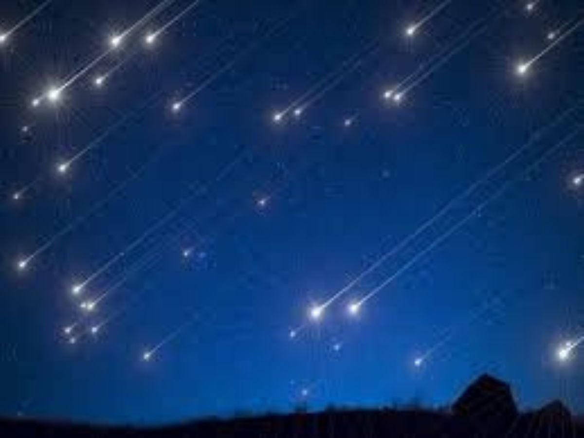 Silvercrowuk's tweet image. Tonight sees the start of The Perseid
(Per-see-id) meteor shower, and it will run up until August 24th.
This is an annual event which happens each year between July and August.
The meteors of the Perseids are particularly bright and numerous, with it being possible to see up…