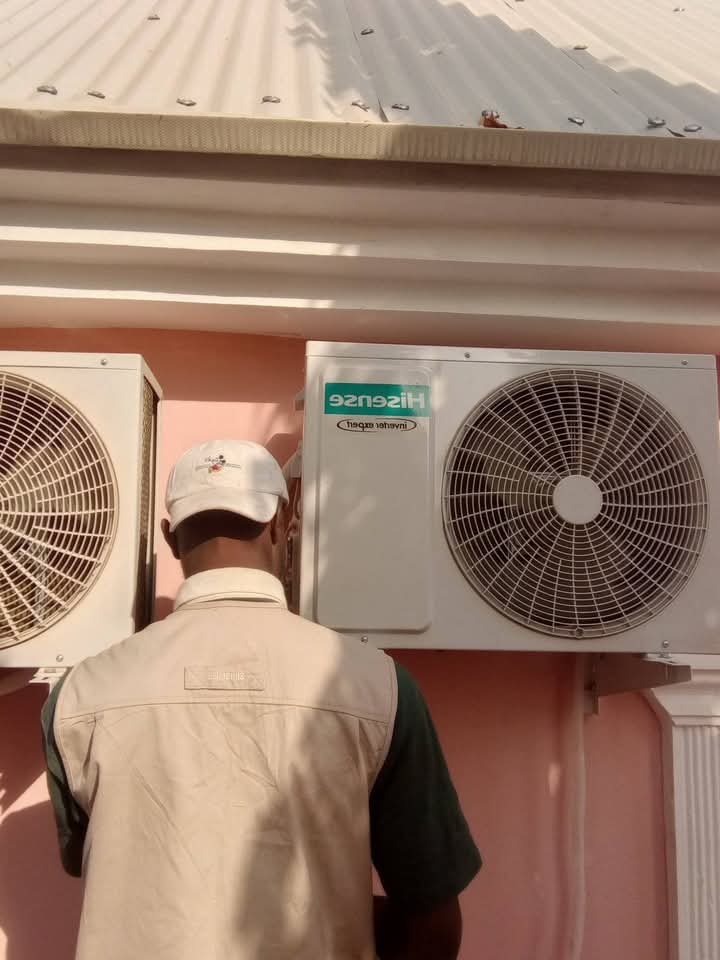 gloriagyong's tweet image. Installing a Hisense Inverter AC the right way!
✅ Neat wiring
✅ Energy-saving
✅ Fast &amp;amp; clean setup

Call Supreme Tech Refrigeration 📞 08104590208

#ACInstallation #HiSense #refrigeration #InverterExperts #SupremeTech