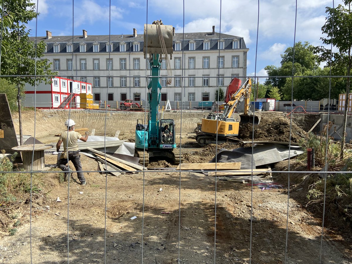 Première pierre d’une nouvelle résidence incluant un espace de restauration CROUS et des logements sociaux accessibles, au Quartier Ferrié à #laval