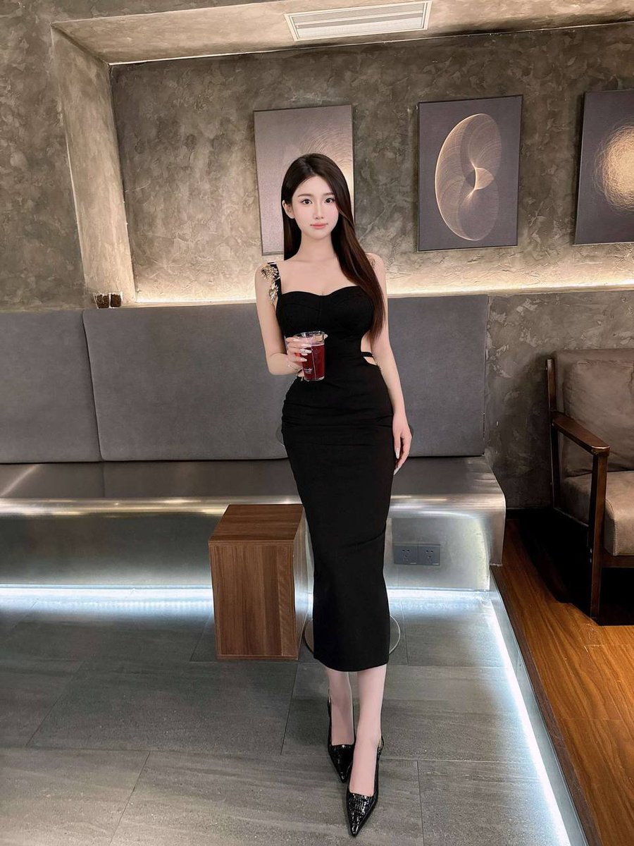 tarecosazz's tweet photo. #郑州✨ 𝗙𝗿𝗲𝘀𝗵 𝗗𝗲𝘄 | 𝟭𝟳𝟱𝗰𝗺 𝗛𝗶𝗴𝗵-𝗘𝗻𝗱 𝗠𝗼𝗱𝗲𝗹
❄️ 全身雪白 · 100%天然 · 素质课限定
・🥢 超模腿身比 𝗜 字基準
・🍑 蜜桃臀天然
・❄️ 敏感肌自带𝗕𝗲𝗮𝘂𝘁𝘆𝗙𝗶𝗹𝗺効果

高标準審査：
・👗 着衣時も判別可能な黄金比
・✨ 𝗡𝗼-𝗙𝗶𝗹𝘁𝗲𝗿肌理透ける光沢 https://t.co/dslVXkdXK0
