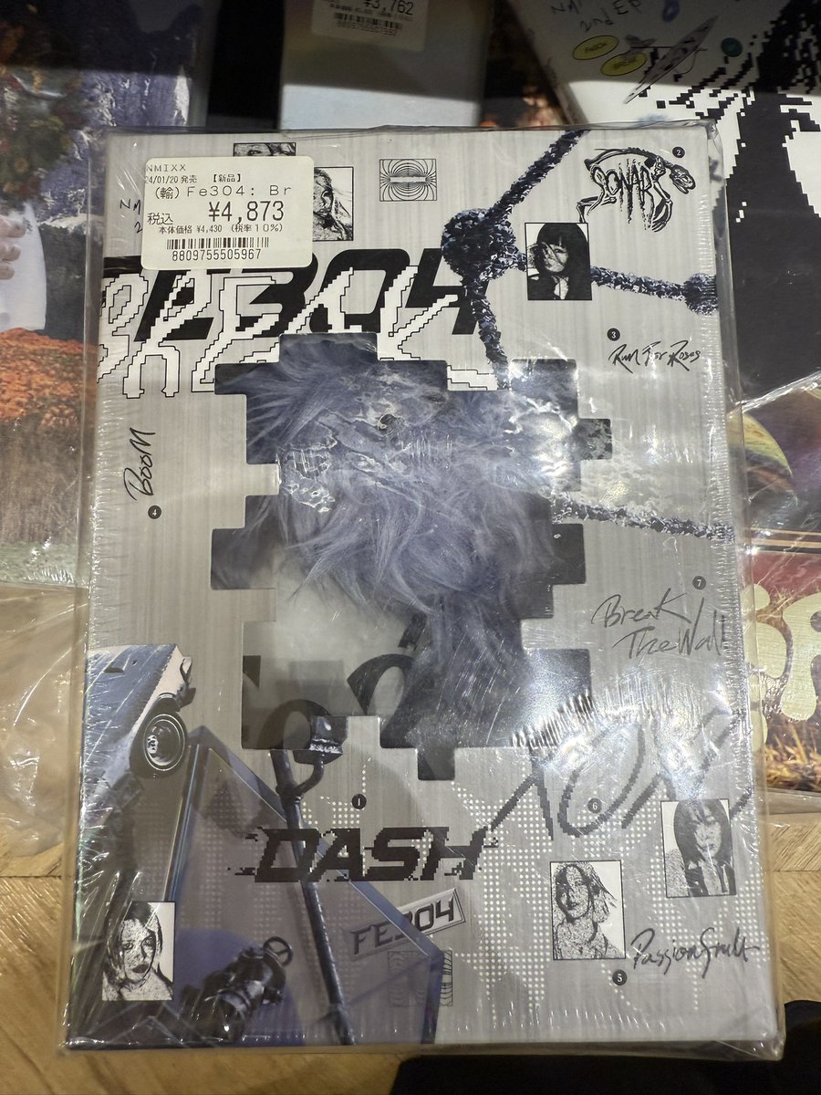 モケモケ売ってた🐳#NMIXX