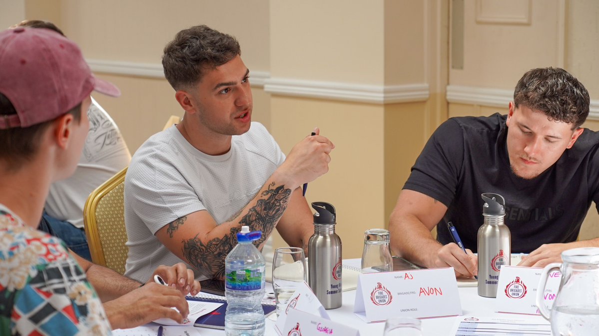 fbunational's tweet image. This week marks the FBU's first ever young members school!
Young firefighters and control workers aged 21-29 from across the UK have come together to:
🔥 Share ideas and experiences
🔥 Learn from each other
🔥 Build solidarity and organise
The next generation are actively…