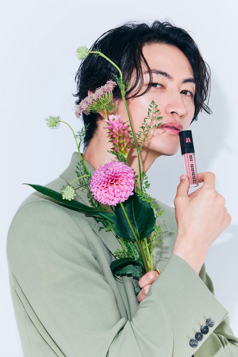 imari_yu's tweet photo. 思わず、触れたくなる唇。
一度ハマったら抜け出せない
これつけてる時点で、絶対 無敵。
7.25 解禁
#IMALIP #AIROUGE #刺激強め https://t.co/t9UGNfLy6H