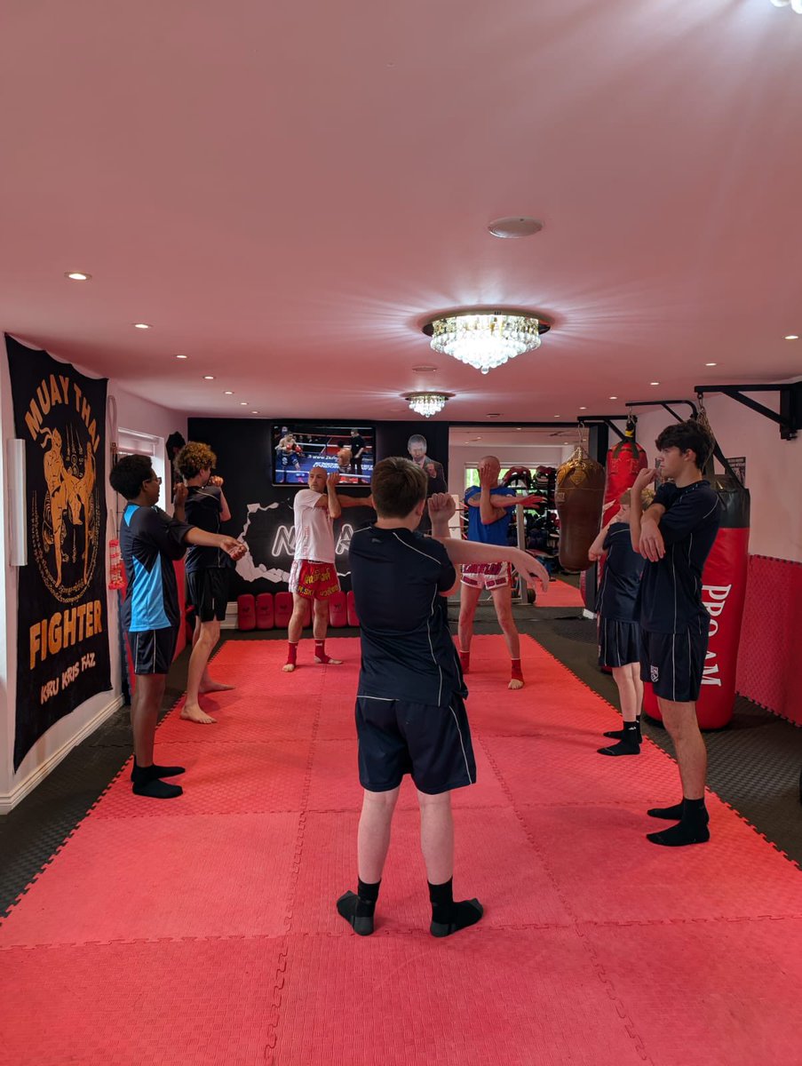MaghullHighsch's tweet image. Mrs Corrigan&apos;s coaching circle visited Kru Kris&apos;s MSA gym in Maghull to practice MMA skills and embed the principles they have learnt in Mind Mastery with Mark Duck. Well done to the boys for their hard work engaging in Mind Mastery over the last few months.