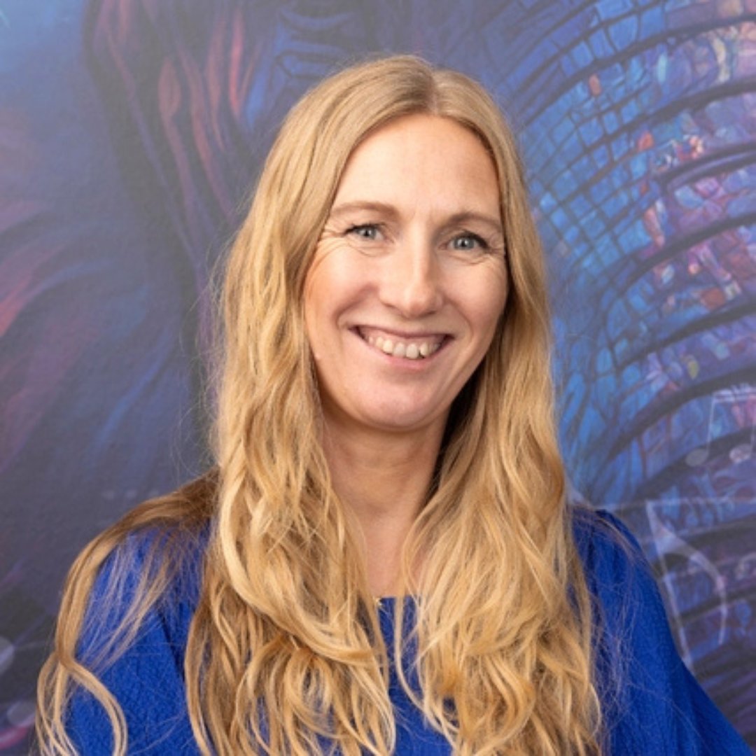 Ali is a Consultant in London and has worked for Promote Your School for 8 years. She says, “I love the team we have built here, and the passion and values that we have for delivering outstanding designs and installations”: tinyurl.com/yesjxdxv