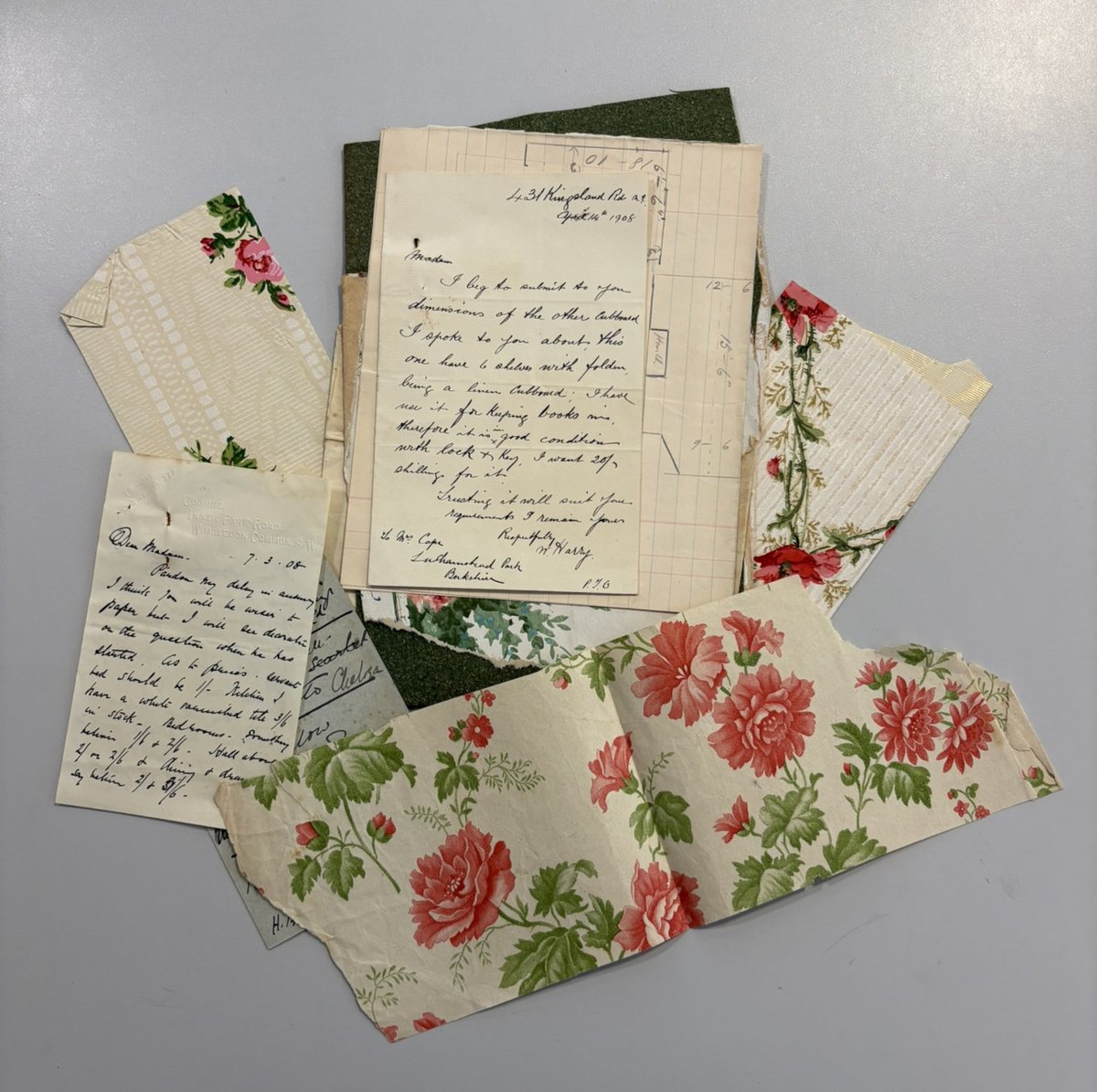 BerksArchives's tweet image. Another exciting find #InTheSearchroom while carrying out some routine cleaning. This charming volume is an inventory of the household items of J H Cope, including some wallpaper and fabric samples! 📷 D/EEg/F24
