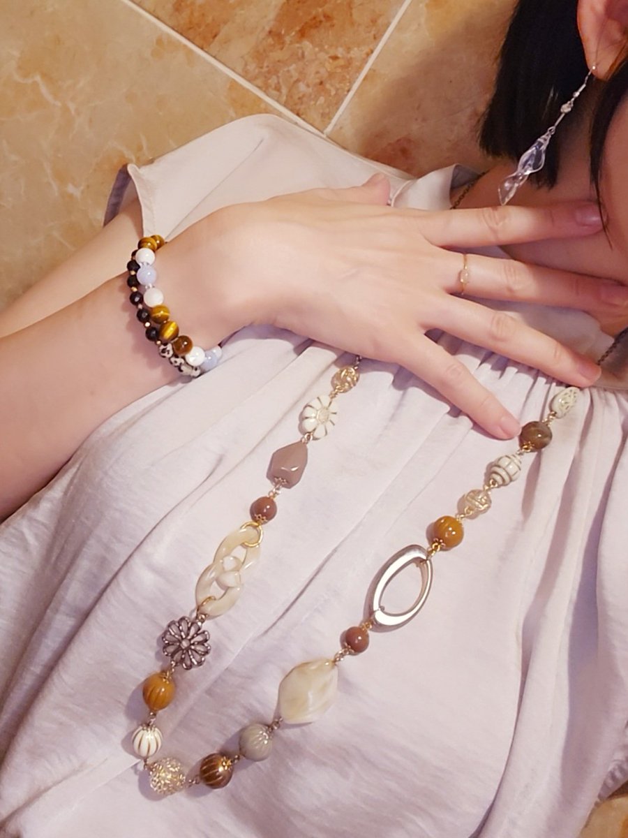 toroco33's tweet image. 今日は昼から会食
おともは
@chigusa94033393 ピアス
@macaron68945994 ネックレス
@nisinoyakumo 💍
@sugarwhi 🫖
ブレスレットは自作です
#トロ子備忘録
#ハンドメイド好きさんと繋がりたい