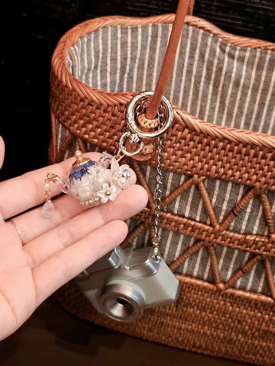 toroco33's tweet image. 今日は昼から会食
おともは
@chigusa94033393 ピアス
@macaron68945994 ネックレス
@nisinoyakumo 💍
@sugarwhi 🫖
ブレスレットは自作です
#トロ子備忘録
#ハンドメイド好きさんと繋がりたい