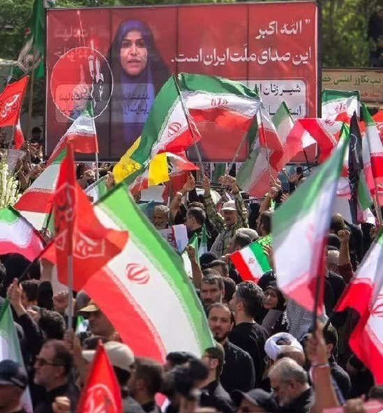 zahrajonmany945's tweet image. حرفهاونوشته هایی که بوی تفرقه میده در واقع آب به آسیاب دشمن ریختنه ونتیجه شم شکست اتحاد مون که برگ برنده مونه
#منافق_بسه_دیگه
#قیچی_تفرقه