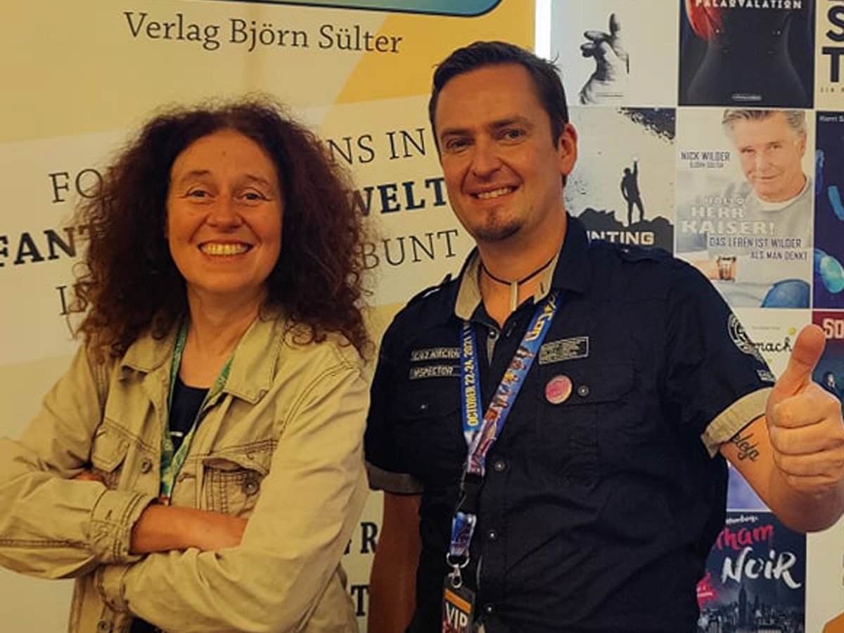 Björn Sülter - Verleger, Autor, Journalist (@bjoernsuelter) on Twitter photo Hit it! #PlanetTrekfm startet in die Besprechung der dritten Staffel von #StarTrekStrangeNewWorlds! 10 neue Folgen, 10 neue Podcast-Ausgaben zu Pike & Co. mit <a href="/BjoernSuelter/">Björn Sülter - Verleger, Autor, Journalist</a> & Claudia Kern. Folge 1 Freitag, Folge 2 Montag, danach immer Freitags! Wo? Hier: planettrek.de Hit it! #PlanetTrekfm startet in die Besprechung der dritten Staffel von #StarTrekStrangeNewWorlds! 10 neue Folgen, 10 neue Podcast-Ausgaben zu Pike & Co. mit <a href="/BjoernSuelter/">Björn Sülter - Verleger, Autor, Journalist</a> & Claudia Kern. Folge 1 Freitag, Folge 2 Montag, danach immer Freitags! Wo? Hier: planettrek.de