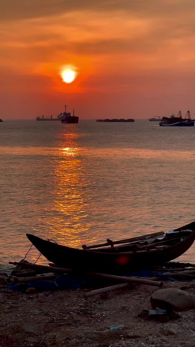 XIXPOO's tweet image. Web3 games promise ownership and play-to-earn, but many miss the mark on fun. Clunky interfaces, lackluster gameplay, and heavy emphasis on crypto often turn players away. Until they prioritize engaging mechanics over hype, they’ll struggle to keep gamers interested.