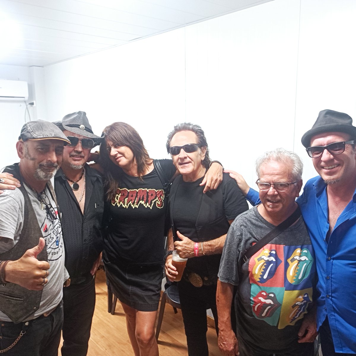 El pasado 12 de Julio, en Santa Pola, con <a href="/BurningJohnny/">Johnny Burning</a> , <a href="/091oficial/">091</a> , <a href="/LaFronteraWeb/">La Frontera</a> y <a href="/javierbaeza/">Javier Baeza</a> 
¡Una gran noche de Rock!