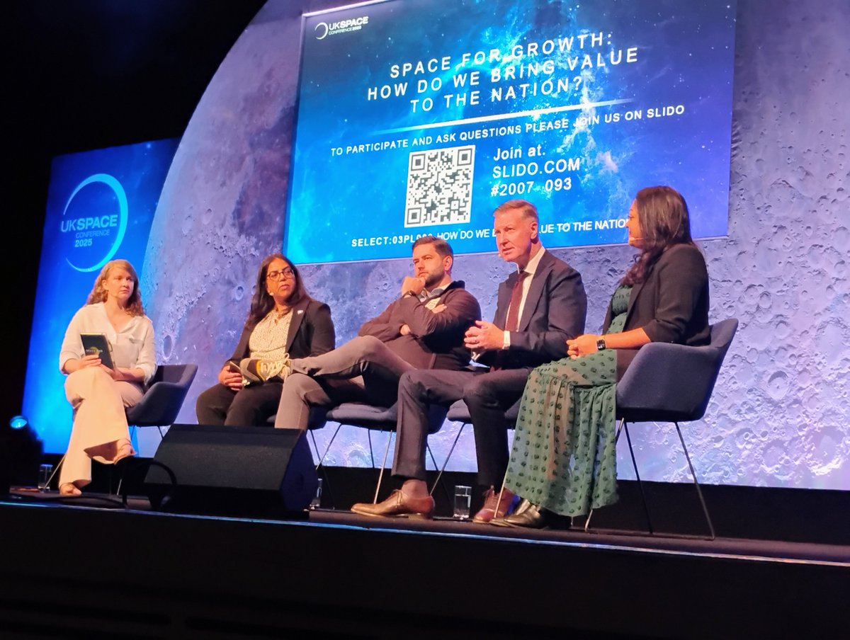 Rachel_Curley1's tweet image. Fascinating plenary panel discussion at UKSpace Conference about how the space sector can bring value to the nation. @ProspectUnion