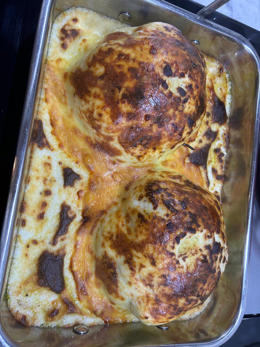 JimmyBarnes's tweet image. Breakfast in bed, yes I’m spoilt. Thank God for laps or I’d be the size of a house. Blueberry sourdough loaf to have with cauliflowers from the garden. Be warm everyone.
@jane13barnes