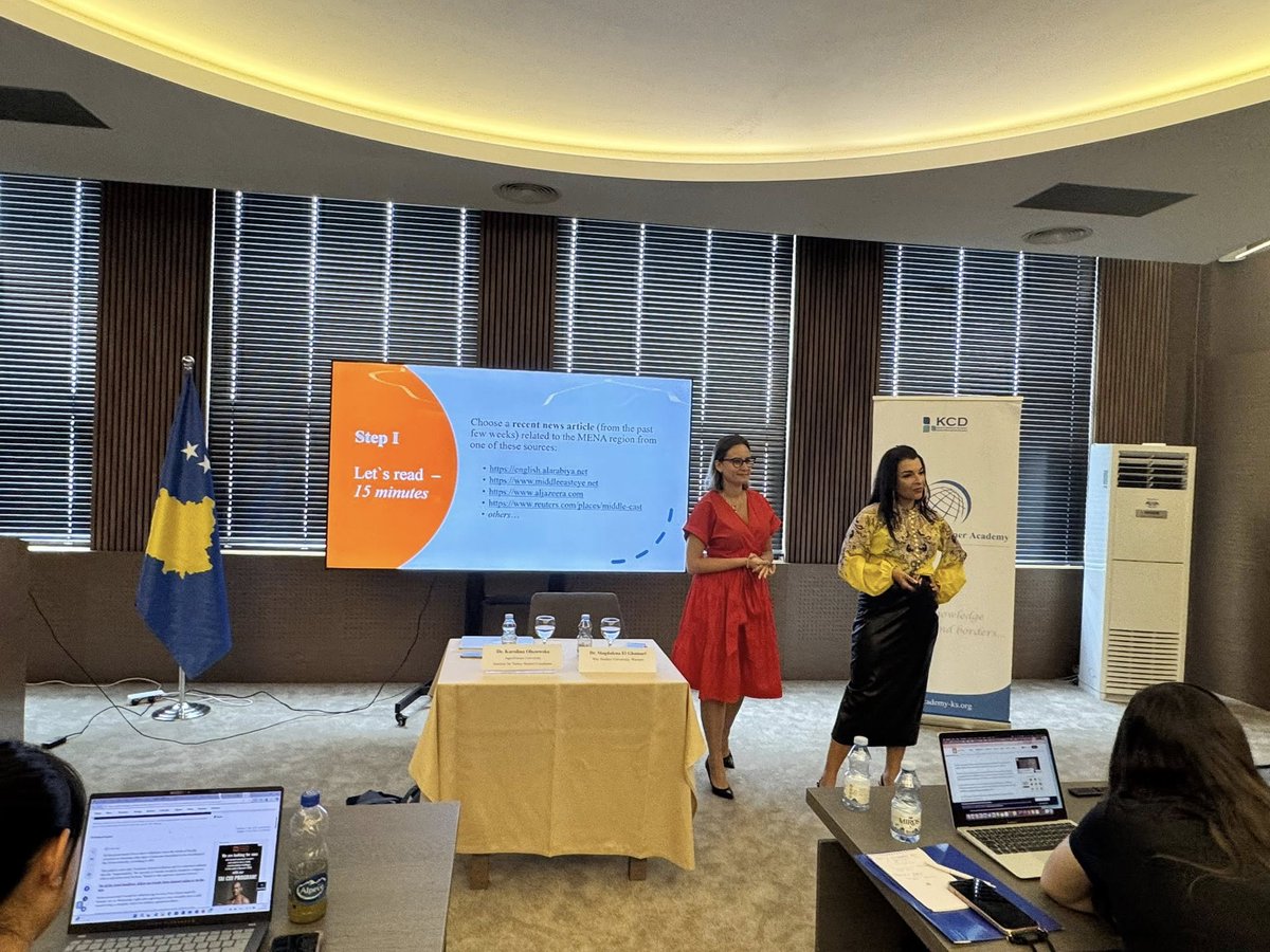 W warsztatach w Kosowie prowadzonych przez dr <a href="/JaLibijja/">Magdalena El Ghamari</a> i dr <a href="/KWOlszowska/">Karolina Wanda Olszowska</a> podczas Międzynarodowej Letniej Szkoły organizowanej przez <a href="/kcdkosova/">Kosovo Center of Diplomacy</a> wzięły udział 62 osoby z takich państw jak: 🇽🇰🇺🇸🇬🇧🇩🇪🇮🇹🇫🇷🇳🇴🇳🇱🇧🇪🇺🇦🇨🇴🇵🇪🇹🇿🇩🇰🇪🇪🇭🇷🇧🇷🇯🇵🇨🇳🇹🇼🇨🇦🇮🇩.