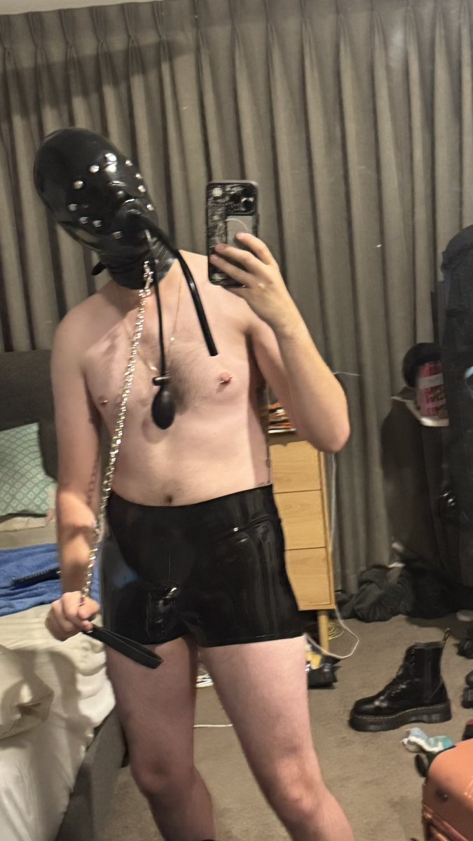Mel b Twinks π MRW25 + FWL25 (@melbtwinks) on Twitter photo During my FWL and MRW trip, I had these arrive and I was dying to get them on.
Hood is from <a href="/rubbertwunk_2/">Rubbertwunkπ«π·</a>
Shorts are from <a href="/Latex_Forever/">LATEX FOREVER</a> who were so kind to fix up an error with a suit so they made this and threw in a collar and chain! During my FWL and MRW trip, I had these arrive and I was dying to get them on.
Hood is from <a href="/rubbertwunk_2/">Rubbertwunkπ«π·</a>
Shorts are from <a href="/Latex_Forever/">LATEX FOREVER</a> who were so kind to fix up an error with a suit so they made this and threw in a collar and chain!