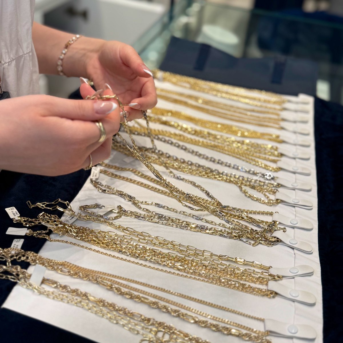 DimosJewelry's tweet photo. We accept digital gold for physical ones! $BTC https://t.co/oc7yDKup5z