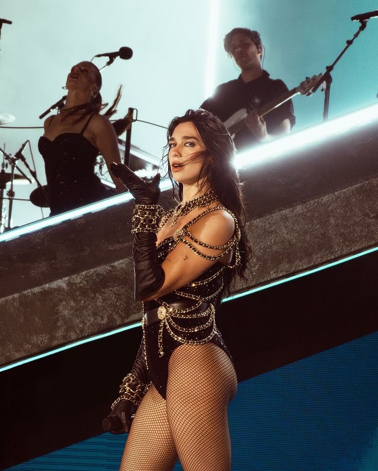 dua lipa is majestic