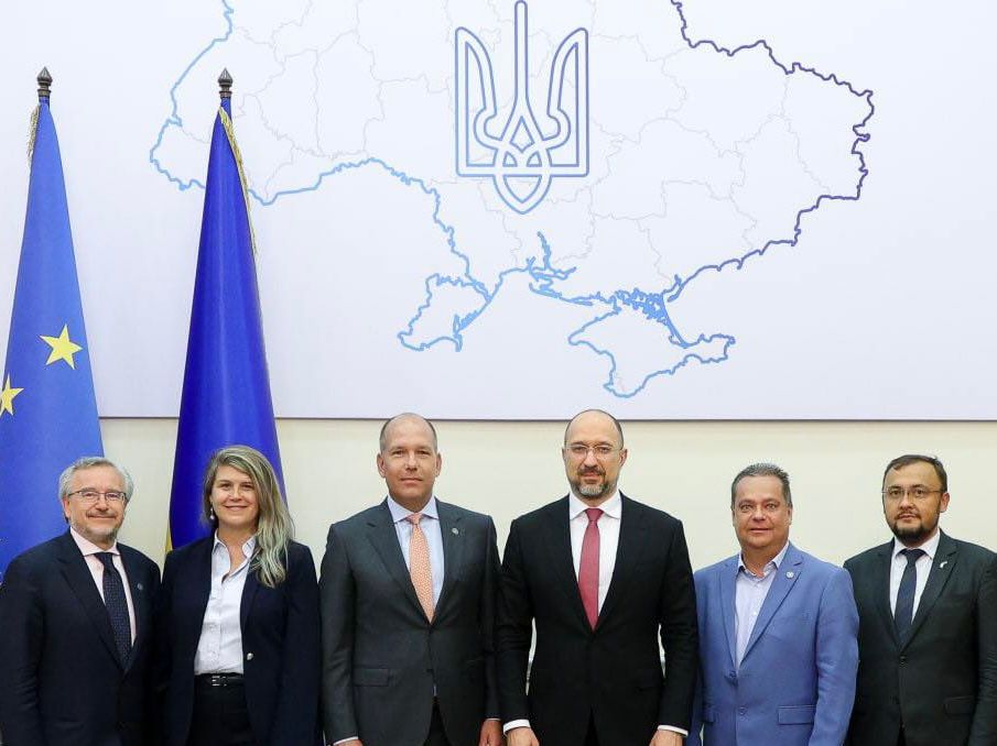 UWCongress's tweet image. UWC thanks @Denys_Shmyhal for 5 years of dedicated service as PM of Ukraine and for our partnership — from the 2020 Memorandum of Cooperation to high-level meetings supporting Ukraine.
🇺🇦 We’re confident that his leadership as Defense Minister will further strengthen #Ukraine.
