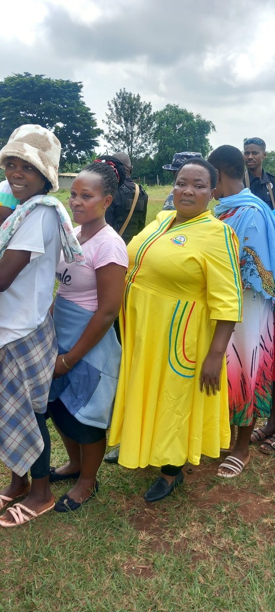 R_Nabbanja's tweet image. I have this afternoon exercised my democratic rights and lined up to vote for the Kakumiro district NRM woman MP flag bearer at Kinena A Cell, Kakumiro town council. As a candidate in the same race seeking re-election, I applaud the people of Kakumiro district for the…